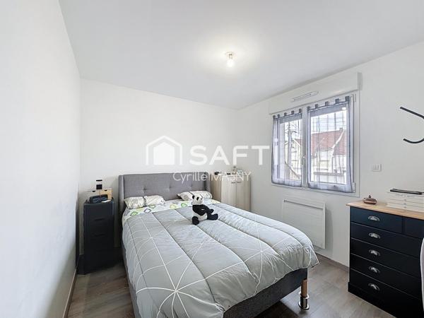 Maison récente, 3 chambres, jardin et stationnements — posez vos valises