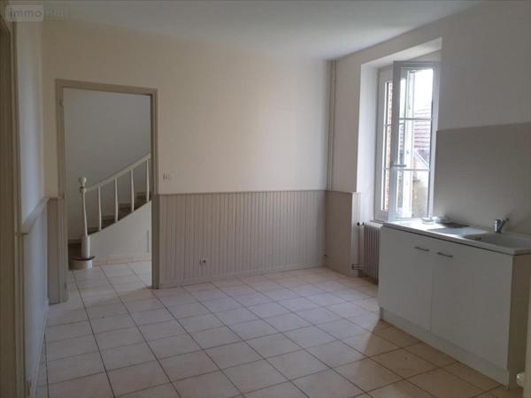 Maison restaurée à louer à Chaltrait dans la Marne (51130), ref : 51025-1085325