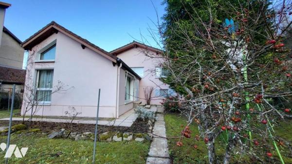 MANDEURE, maison cinq pièces sur 17a 46ca de terrain