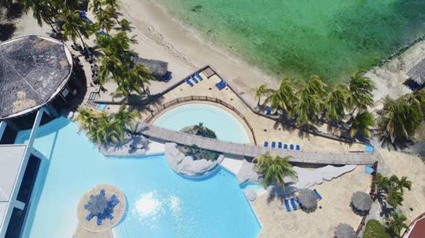 Studio beaux volumes emplacement privilégié meublé avec goût