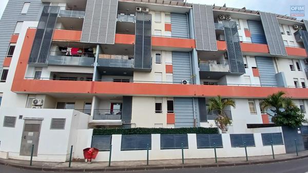 Grand T2/3 65m2 avec terrasse et parking - Sainte-Clotilde - Proche Boulevard Sud et Faculté