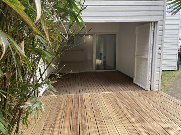 A VENDRE APPARTEMENT F2 EN REZ DE JARDIN DE 53.71 M2 DANS UNE RESIDENCE AVEC PISCINE AVEC VUE MONTAGNE A L ETANG SALE