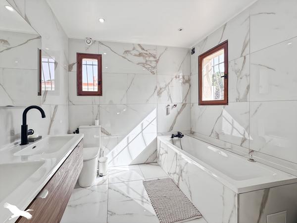 Maison à vendre |                                       Carnoux-en-Provence |                                        6 pièces  |  179 m²