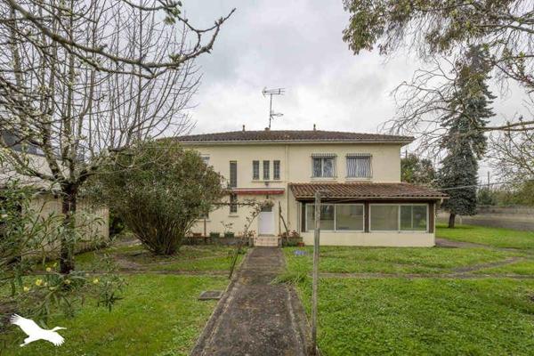 Maison à vendre |                                       Jonzac |                                        6 pièces  |  160 m²