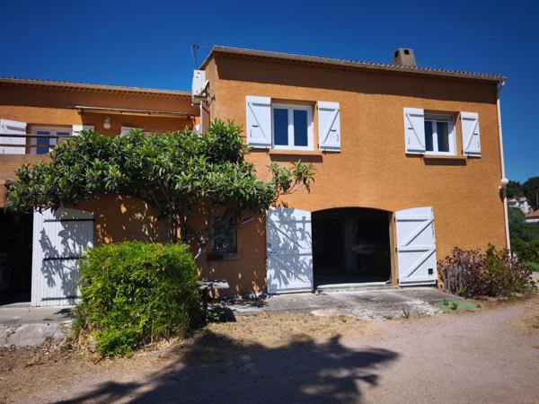 Maison familiale avec vue mer, jardin piscinable et fort potentiel