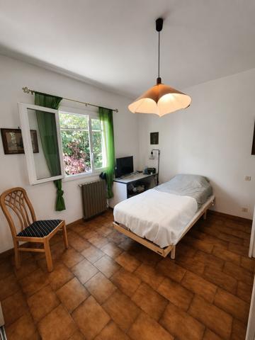 Maison familiale avec vue mer, jardin piscinable et fort potentiel