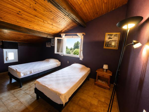 Maison familiale avec vue mer, jardin piscinable et fort potentiel