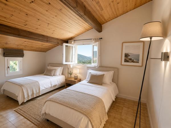 Maison familiale avec vue mer, jardin piscinable et fort potentiel
