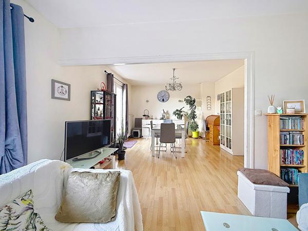 Maison à vendre à Saint-Avertin, Quartier résidentiel recherché