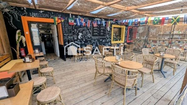 Cadre dépaysant en bord de canal, concept fort et exploitation performante.