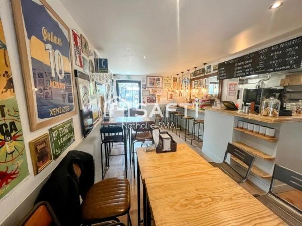 Cadre dépaysant en bord de canal, concept fort et exploitation performante.