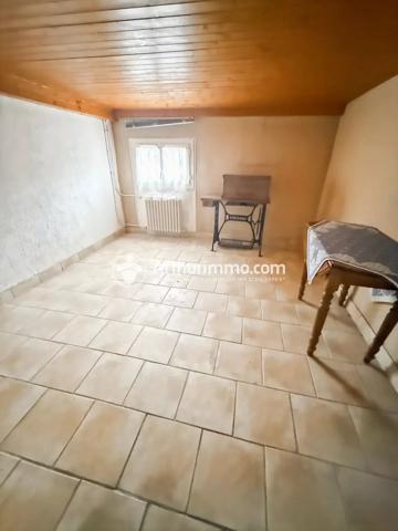 Vente                                                      Maison
                        
                     6 pièces                      95 m2                     à Étiolles