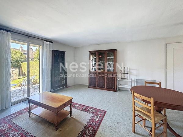 Maison de plain-pied avec jardin et dependance a Morangis (91)