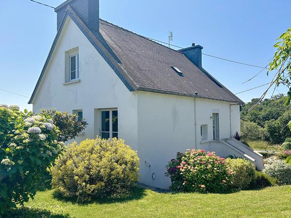 Maison a vendre a Chateauneuf du Faou - 5 pieces, 4 chambres sur sous-sol