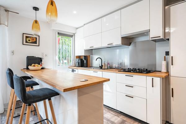 Appartement
         2 pièces
        - 58 m² 260 000 € *