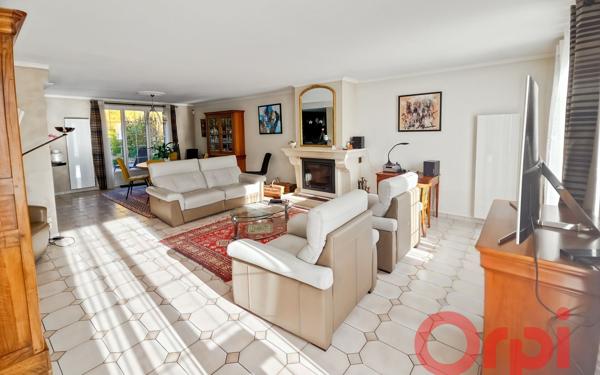 Maison à vendre    6 pièces •  Mehun-sur-Yèvre