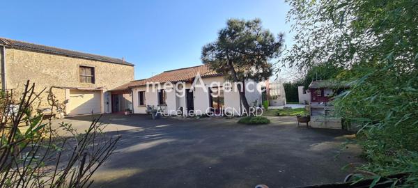 Maison à Nueil-les-Aubiers, 79250 - 9 pièces 153m²