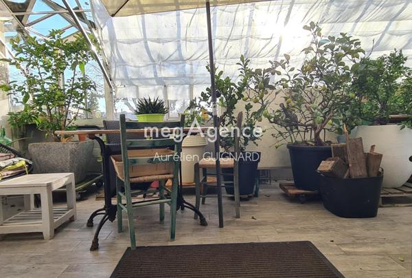 Maison à Nueil-les-Aubiers, 79250 - 9 pièces 153m²