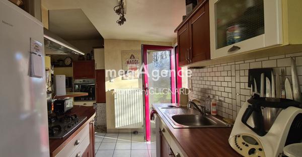 Maison à Nueil-les-Aubiers, 79250 - 9 pièces 153m²