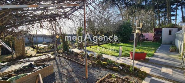 Maison à Nueil-les-Aubiers, 79250 - 9 pièces 153m²