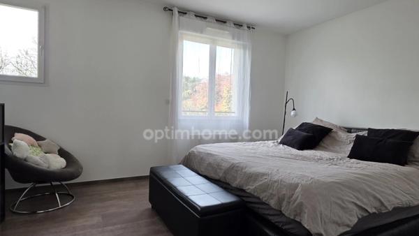 NOISEAU- Proche Coulée Verte - Maison contemporaine de 145 m² - 5 chambres avec sous-sol total sur un terrain de 704 m²