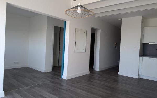 Appartement à louer    3 pièces • 66,29 m2 Royan