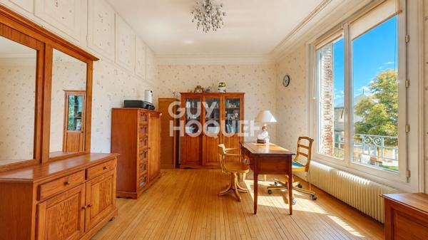 APPARTEMENT 8 PIECES / 5 CHAMBRES / MIRABEAU