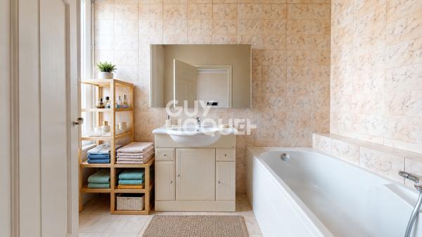 APPARTEMENT 8 PIECES / 5 CHAMBRES / MIRABEAU