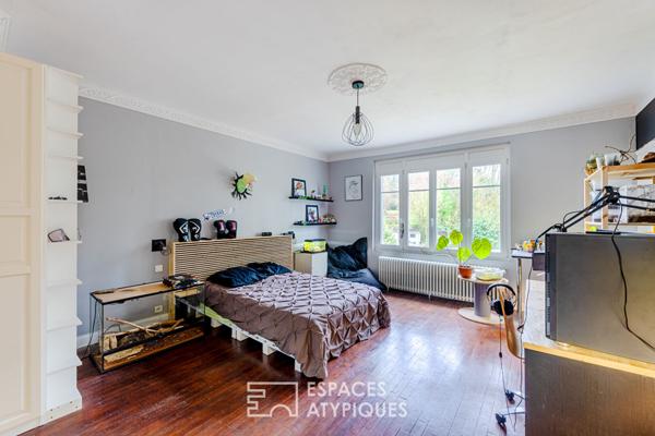 Villa année 50 de 227 m² sur 3362 m² de terrain, avec belle piscine, sur les hauteurs de Viarmes