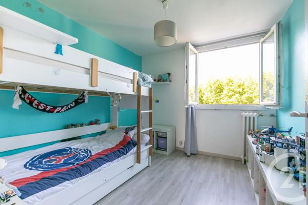 Appartement F3 à vendre  3 pièces - 66,45 m 2   ST MAUR DES FOSSES  - 94