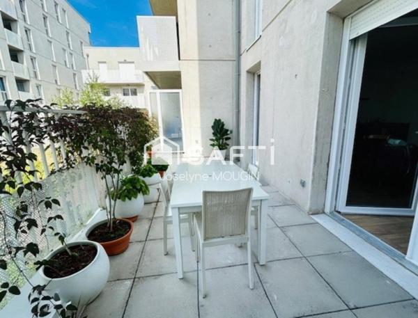 Amiens, Intercampus, appartement T3 avec balcon et stationnement sécurisé.