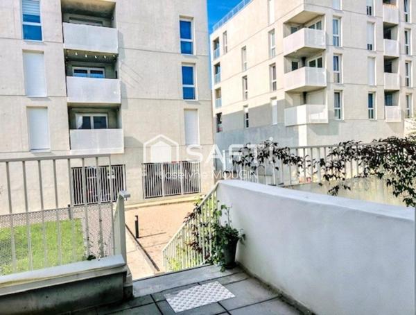 Amiens, Intercampus, appartement T3 avec balcon et stationnement sécurisé.