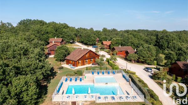 Châlet 5 pièces de 90 m² à Lachapelle-Auzac (46200)