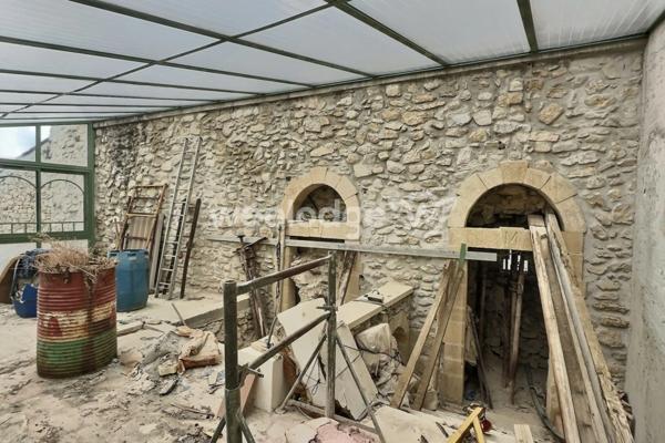 Maison à vendre 1 pièces de 169,3 m² à Lançon-Provence