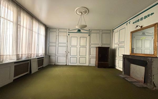 Maison à vendre    8 pièces •  Compiègne