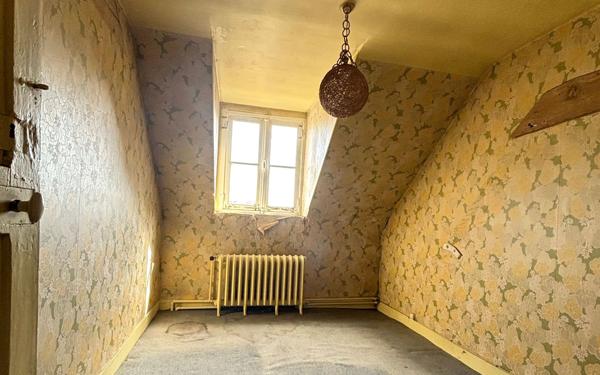 Maison à vendre    8 pièces •  Compiègne