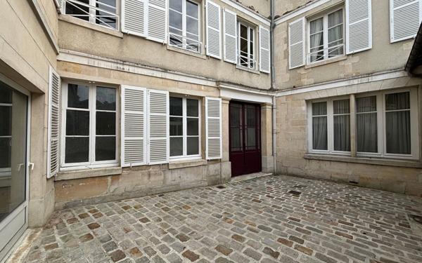 Maison à vendre    8 pièces •  Compiègne