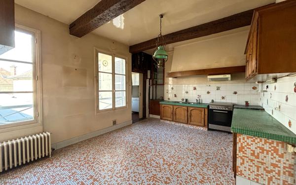 Maison à vendre    8 pièces •  Compiègne