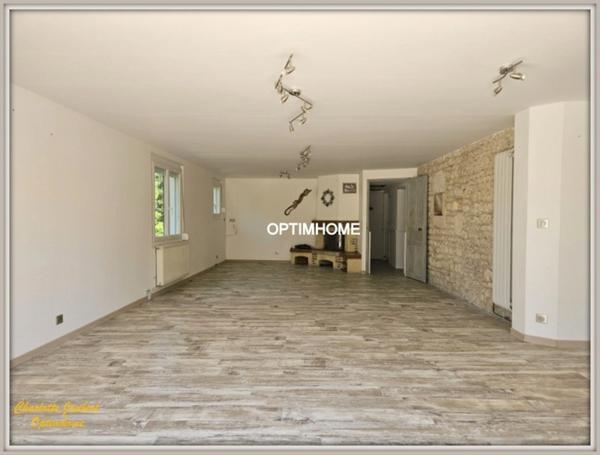 Maison contemporaine avec piscine, appartement indépendant et vaste terrain arboré