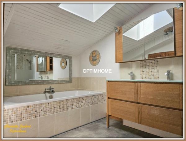 Maison contemporaine avec piscine, appartement indépendant et vaste terrain arboré