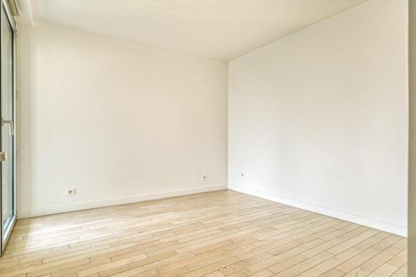 Ecoquartier RIVES DE SEINE - IMMEUBLE 2014 -  - ETAGE ELEVE - PARFAIT ETAT -  GRAND BALCON