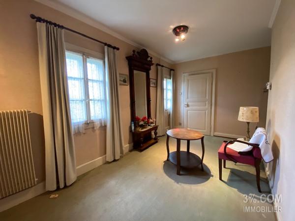 3%.COM Ensemble immobilier avec maison (210m²), dépendances ( 500m²) et bâtiment professionnel (1000m²) Wilwisheim (67270)