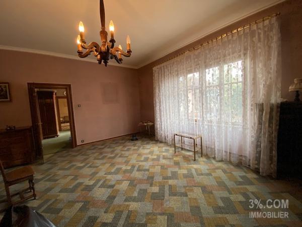 3%.COM Ensemble immobilier avec maison (210m²), dépendances ( 500m²) et bâtiment professionnel (1000m²) Wilwisheim (67270)