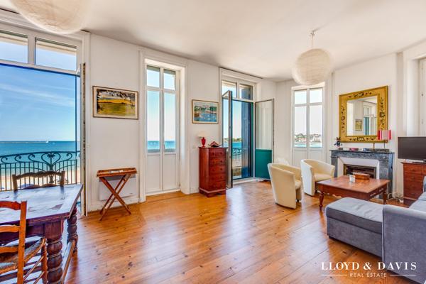 Rare à la vente : 2 lots indépendants dans un immeuble emblématique face mer
