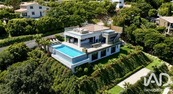 Maison à vendre 7 pièces 250 m² Cavalaire-sur-Mer