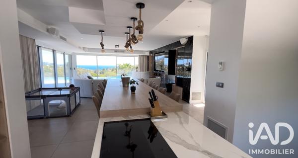 Maison à vendre 7 pièces 250 m² Cavalaire-sur-Mer