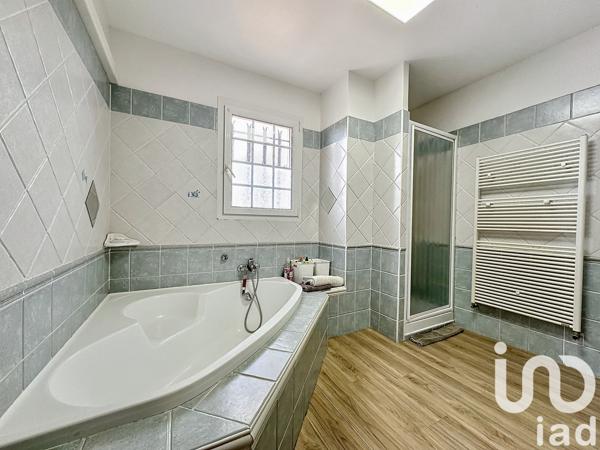 Maison à vendre 6 pièces 175 m² Entraigues-sur-la-Sorgue