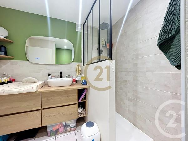 Appartement F4 à vendre  4 pièces - 78,86 m 2   LUXEUIL LES BAINS  - 70
