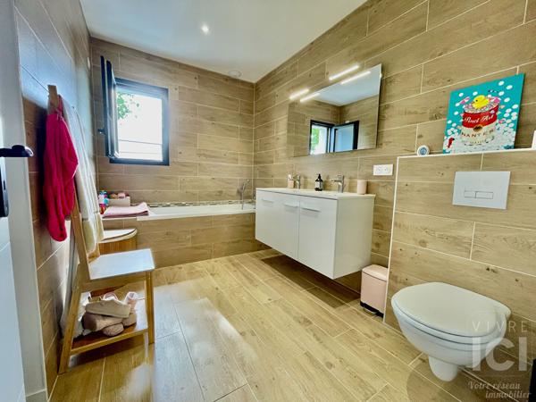 MAISON - CONTEMPORAINE - 140M² - 5 CHAMBRES - BOURG