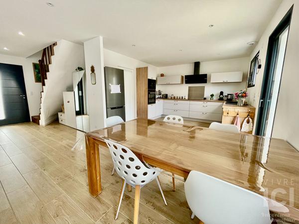 MAISON - CONTEMPORAINE - 140M² - 5 CHAMBRES - BOURG